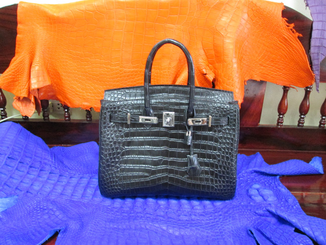 сумка-копия Эрмес Биркин черного цвета из кожи крокодила премиального качества