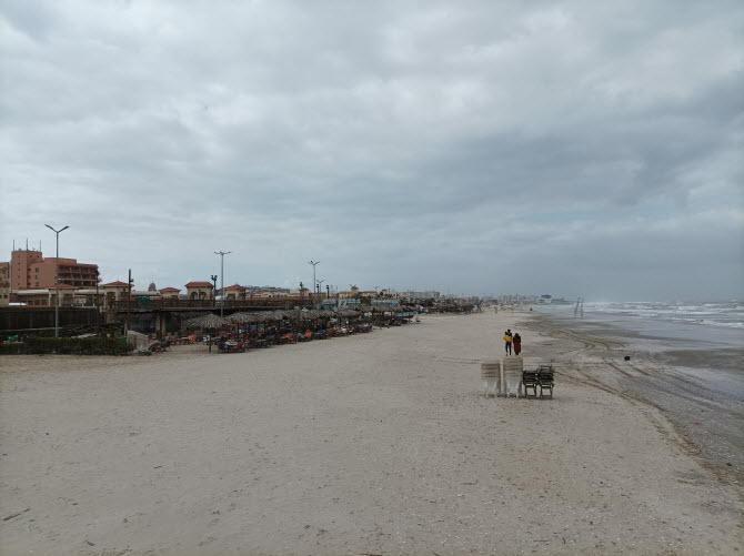 пляж Порт-Саида в феврале: пасмурно, прохладно, но очень хороший, полезный для здоровья воздух